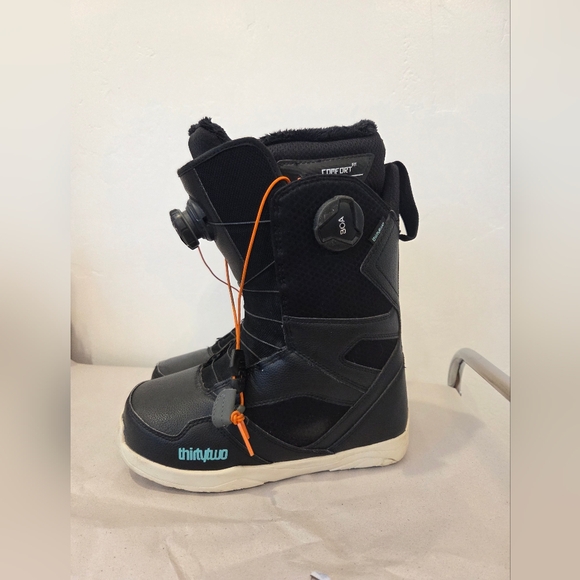 Women's Thirtytwo Shifty Double Boa Snowboard Boots Size 7 Black Winter Sports - Picture 2 of 7